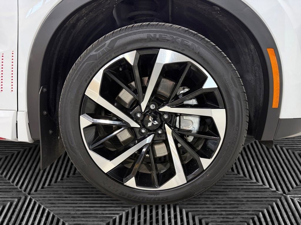 Used 2023 Mitsubishi Outlander SE image 11