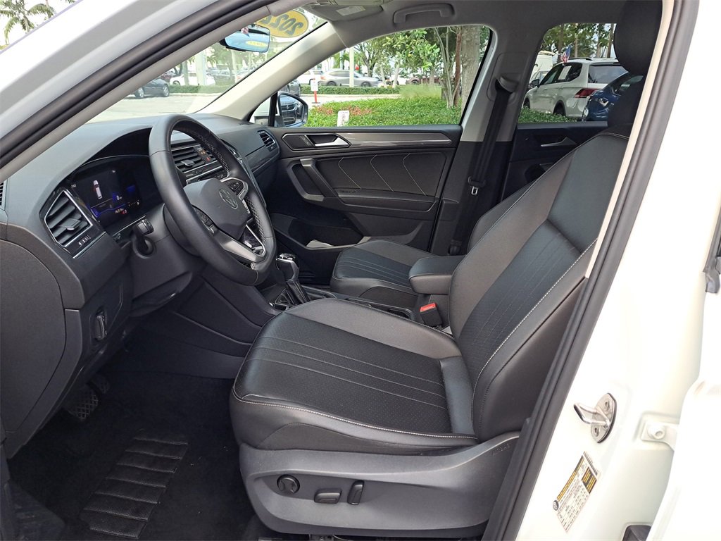 Used 2022 Volkswagen Tiguan SE image 11