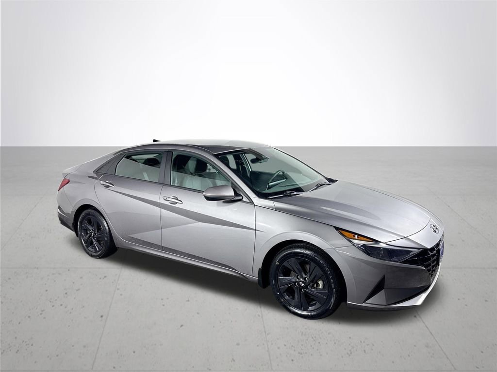 Used 2022 Hyundai Elantra Blue image 4