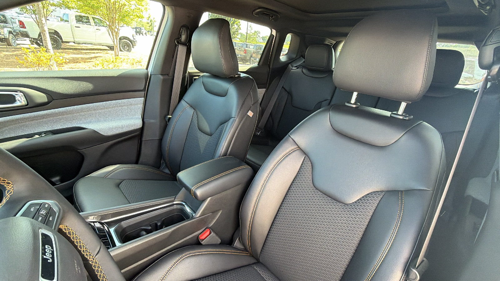 New 2026 Jeep Compass Latitude AWD/4WD image 17