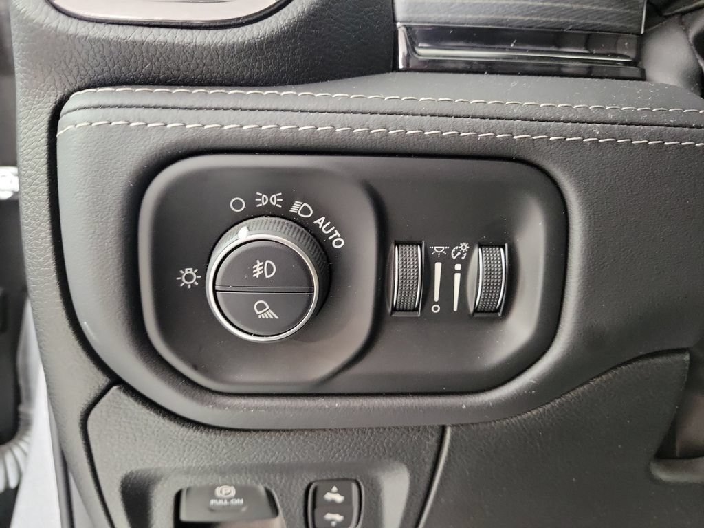 Used 2024 RAM 1500 Limited w/ Body Color Bumper Group AWD/4WD image 13