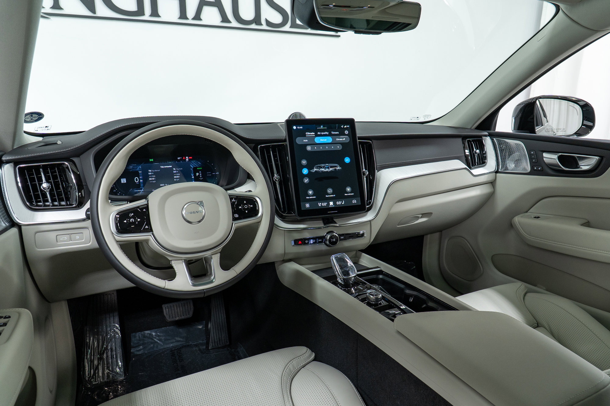 New 2026 Volvo XC60 T8 Ultra image 16