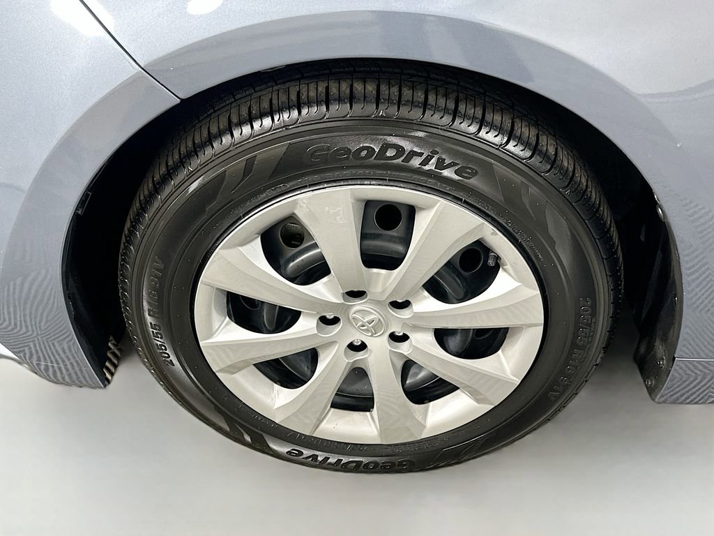Used 2024 Toyota Corolla LE image 30