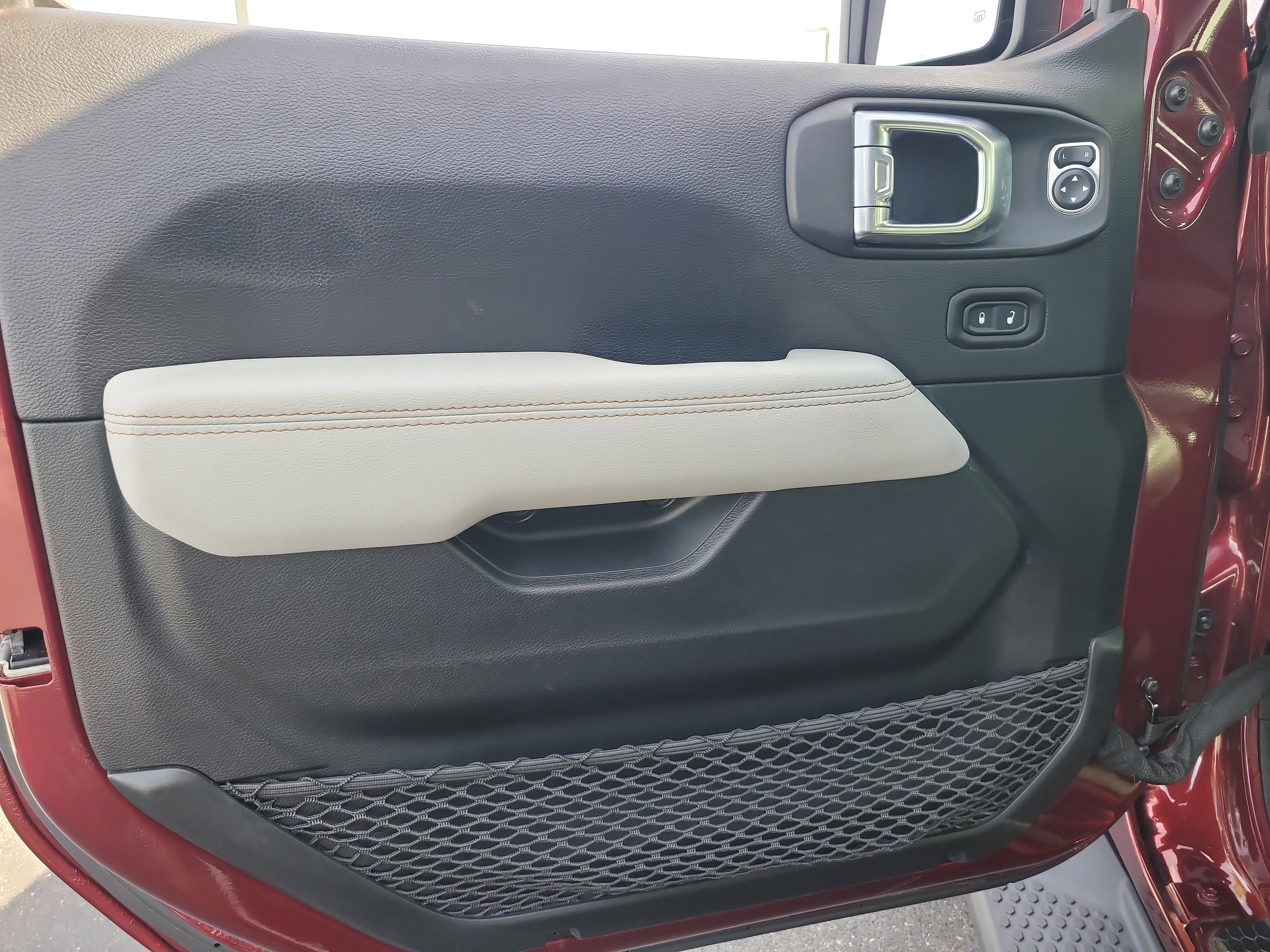 Used 2021 Jeep Wrangler Unlimited Sahara image 15