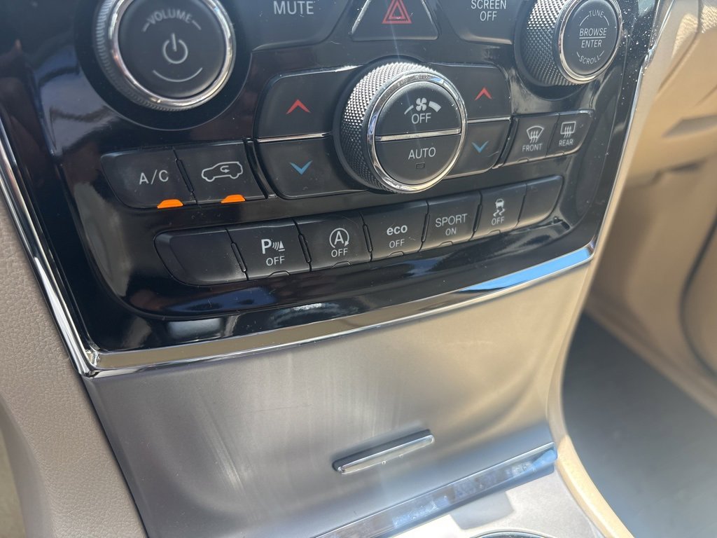 Used 2021 Jeep Grand Cherokee Overland w/ Trailer Tow Group IV image 27