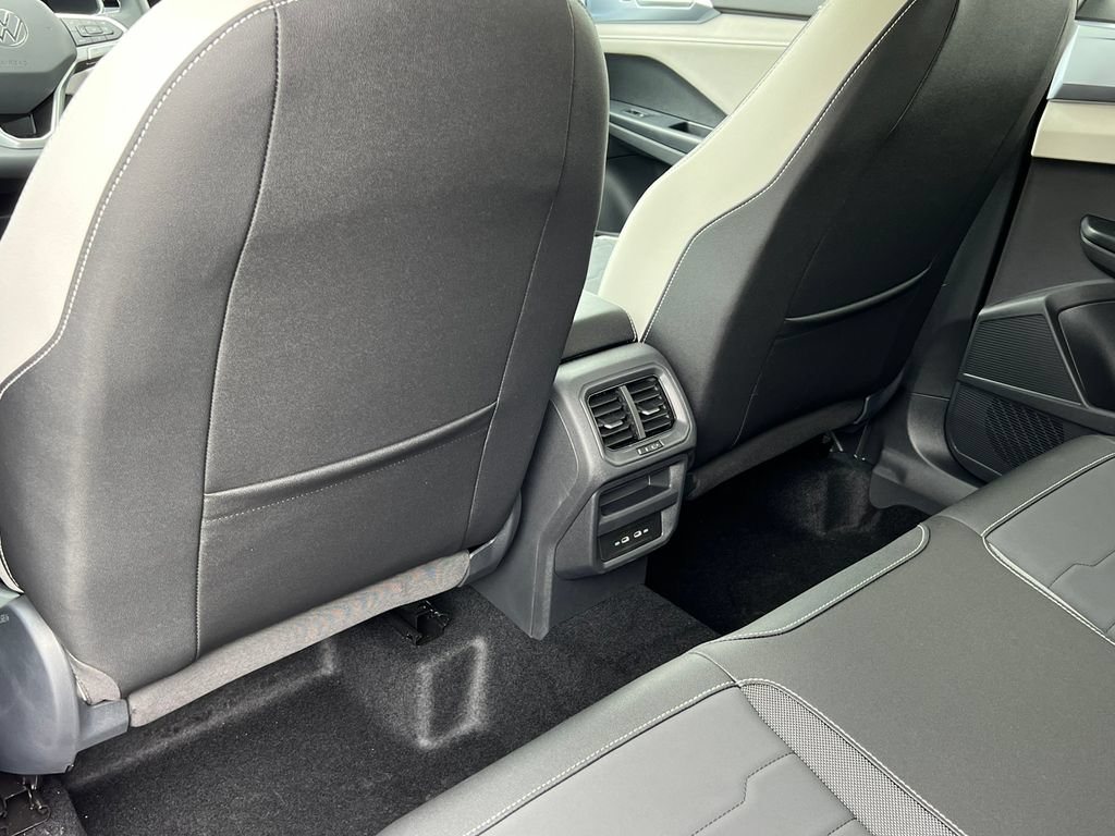 New 2026 Volkswagen Taos SE AWD/4WD image 35
