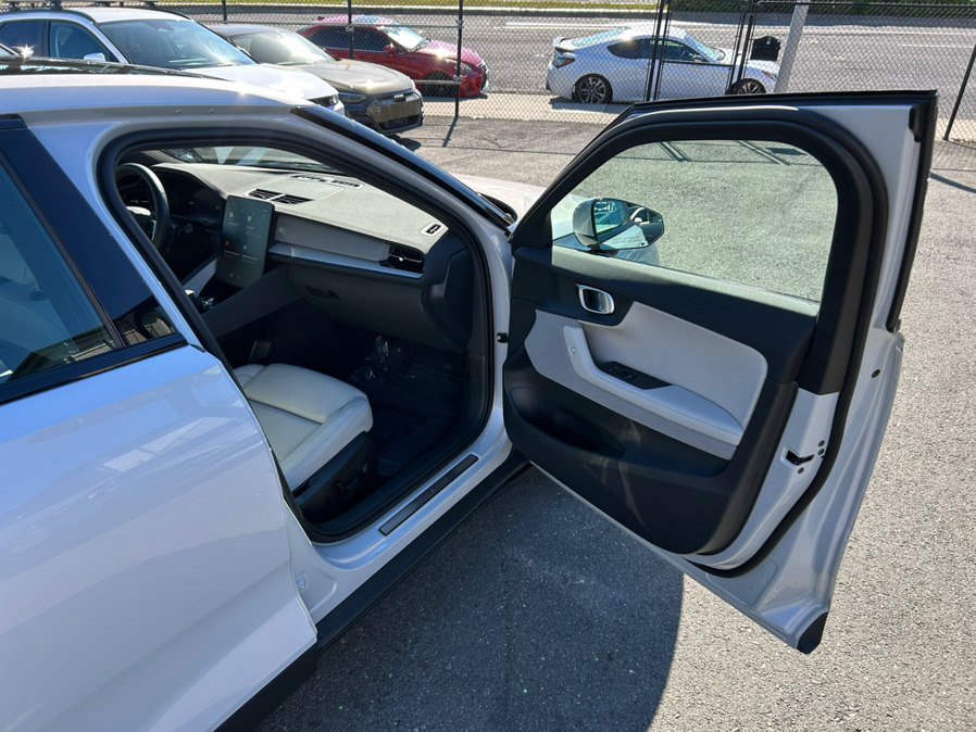 Used 2023 Polestar Polestar 2 w/ Pilot Pack image 40