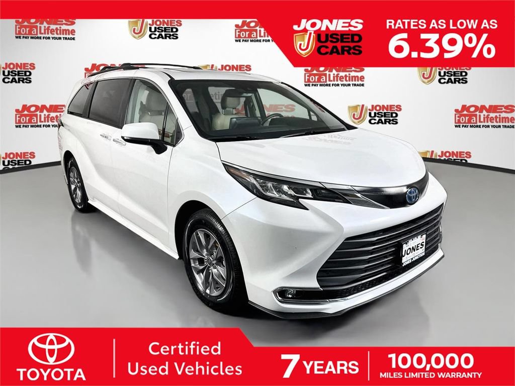 Certified 2022 Toyota Sienna XLE w/ XLE Plus Package