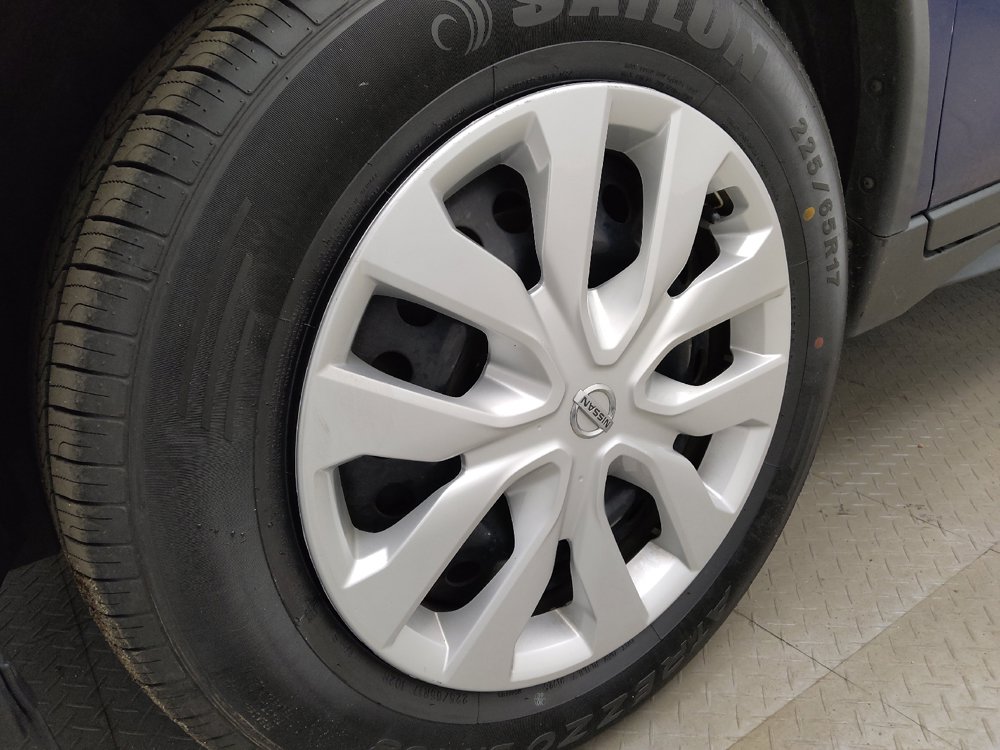 Used 2020 Nissan Rogue S FWD image 31