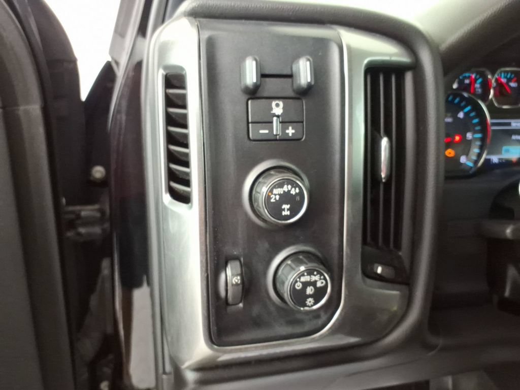 Used 2017 Chevrolet Silverado 1500 LT w/ Midnight Edition AWD/4WD image 15