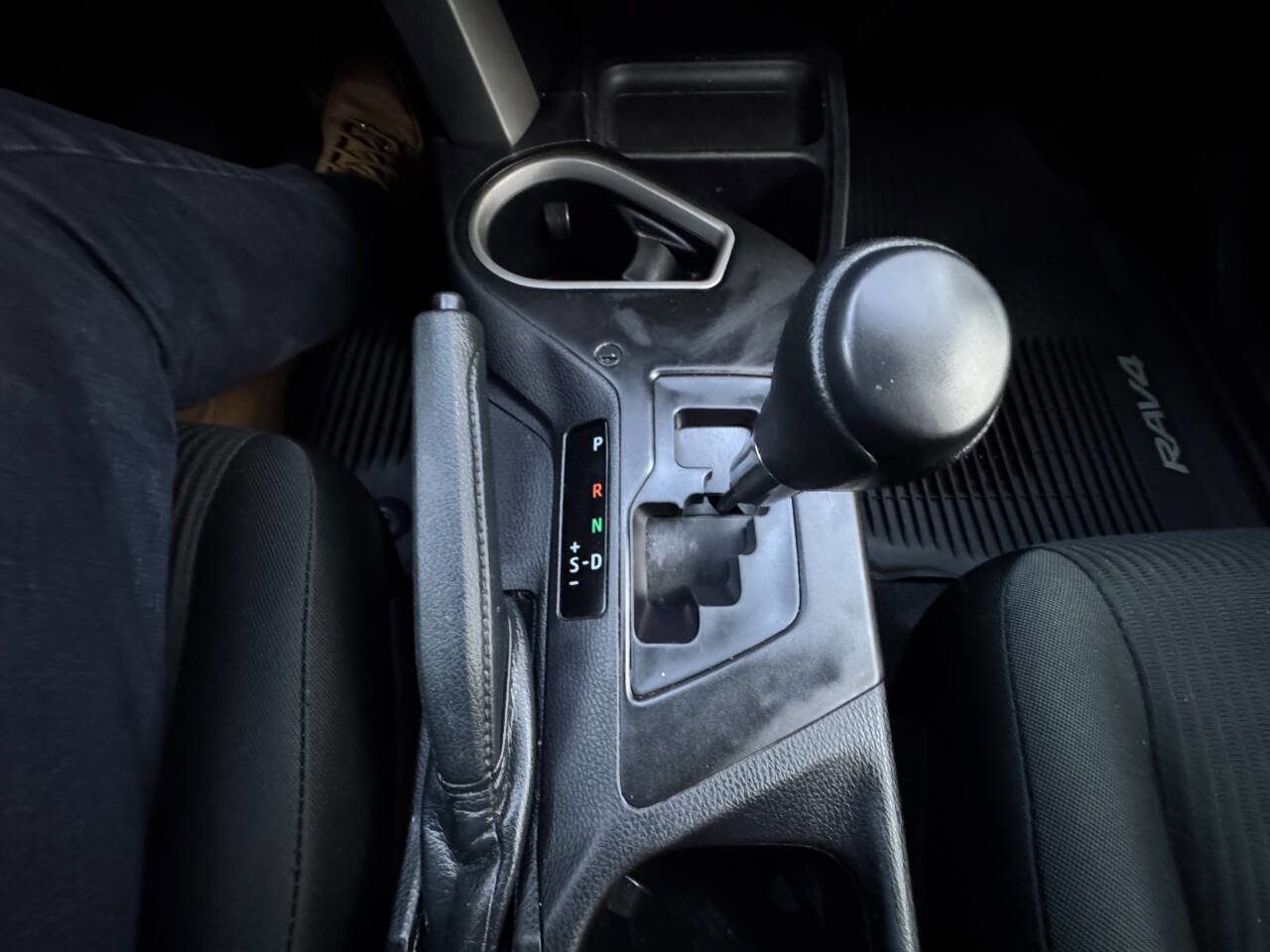 Used 2018 Toyota RAV4 LE w/ All Weather Liner Package image 34