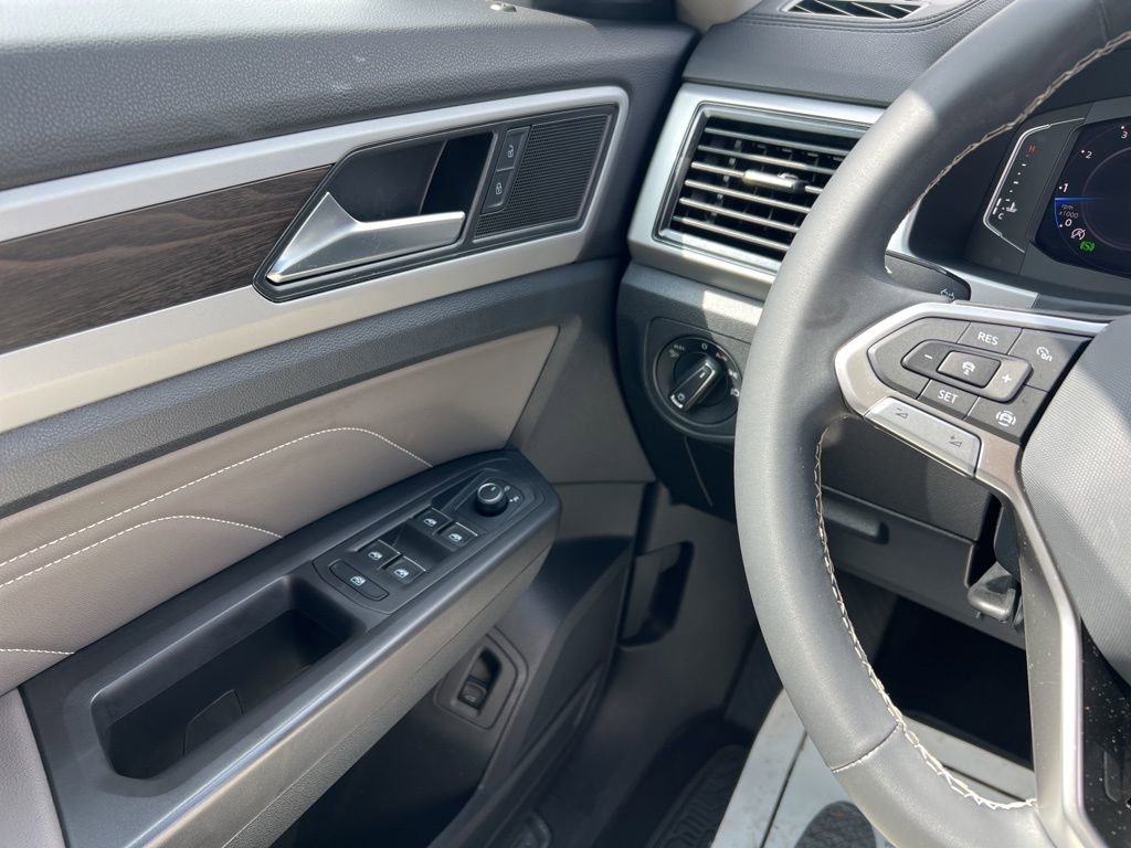 Certified 2023 Volkswagen Atlas SE w/ Panoramic Sunroof Package image 19