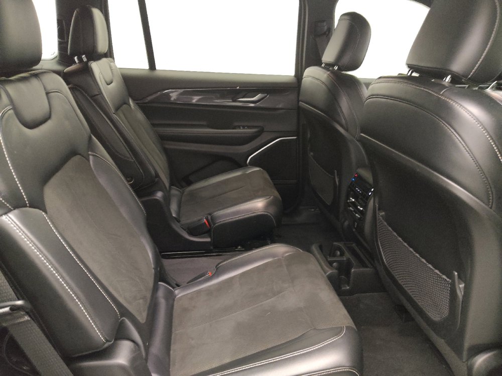 Used 2021 Jeep Grand Cherokee L Laredo image 19