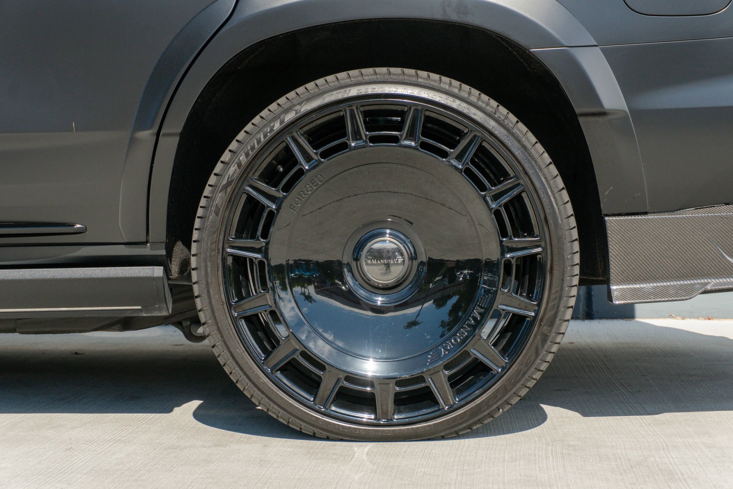 Used 2024 Cadillac Escalade Sport Platinum w/ LPO, ONYX Package image 22