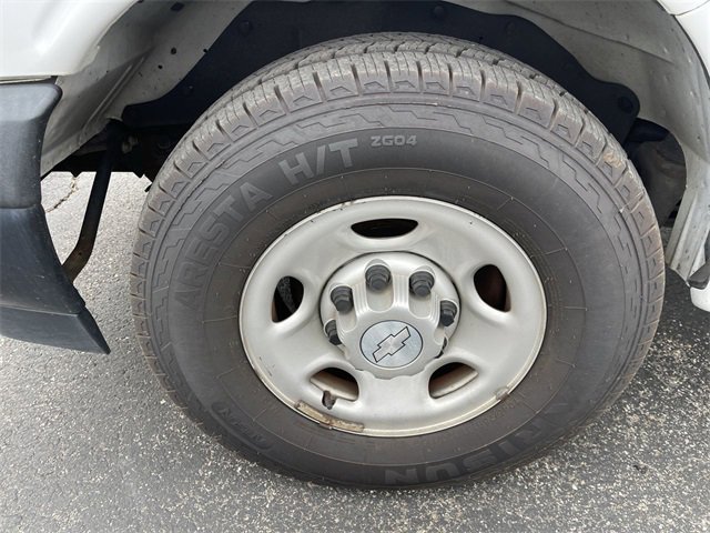 Used 2018 Chevrolet Express 3500 image 2