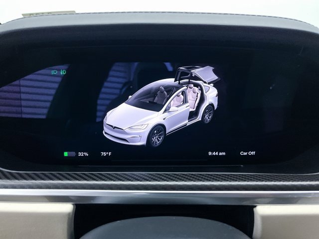 Used 2022 Tesla Model X Plaid image 34