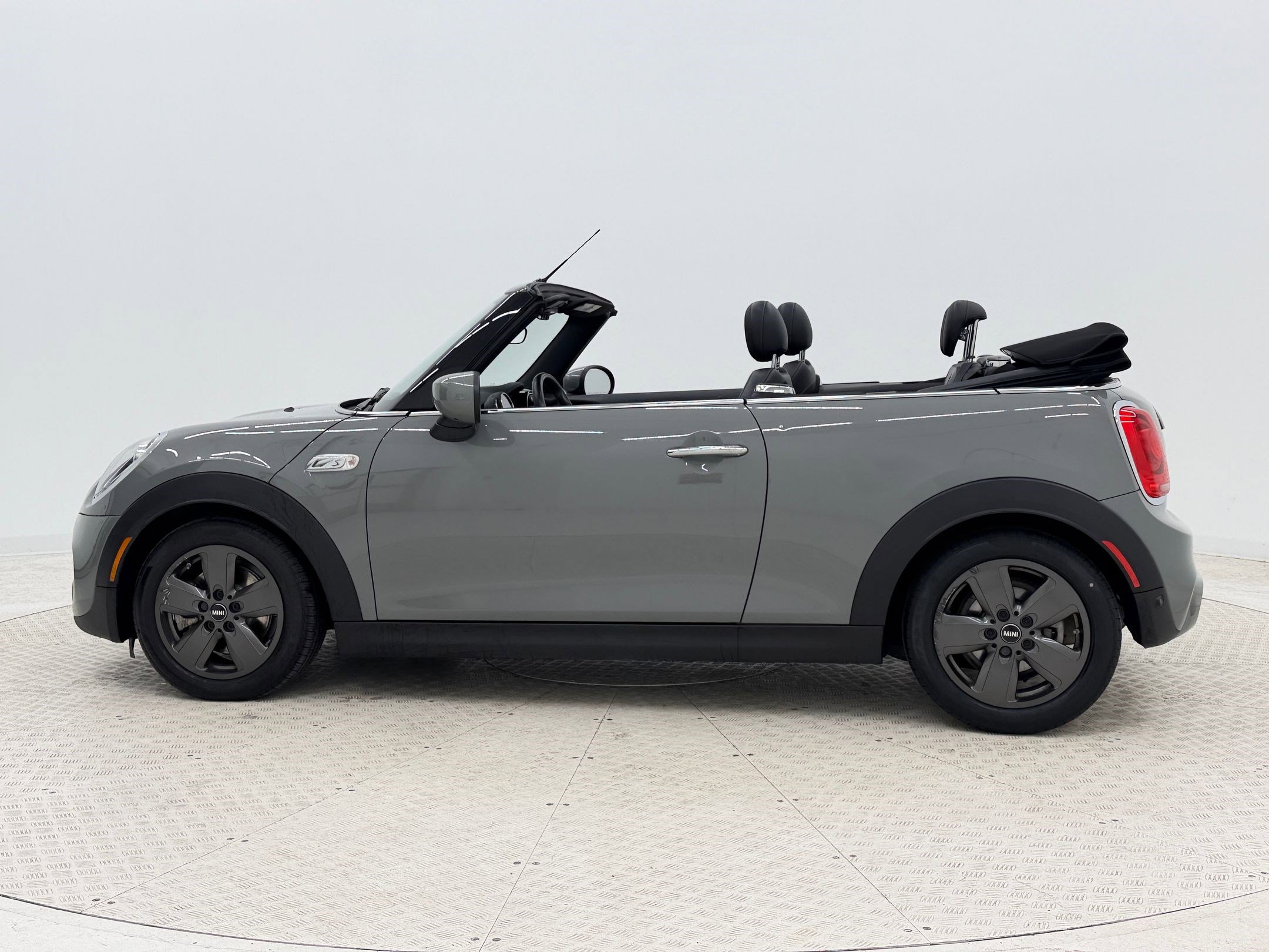 Used 2021 MINI Cooper S image 2