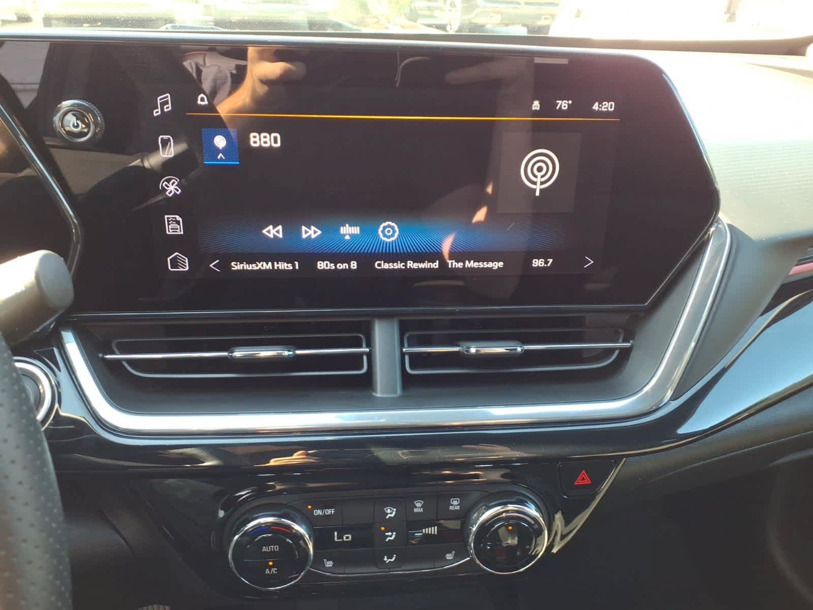 Used 2025 Chevrolet Trax RS w/ Driver Confidence Package FWD image 13