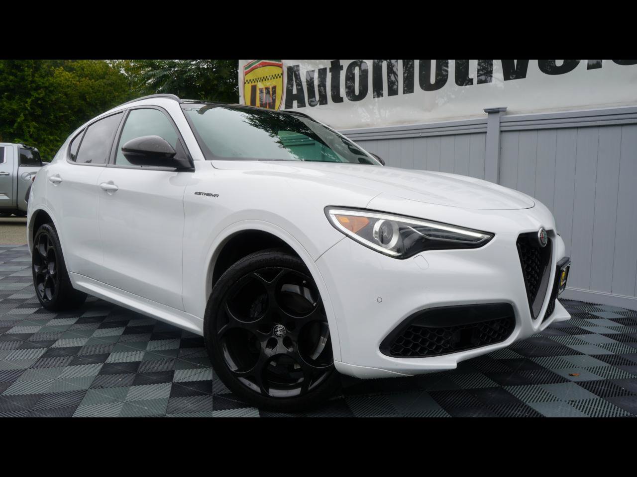 Used 2023 Alfa Romeo Stelvio Estrema