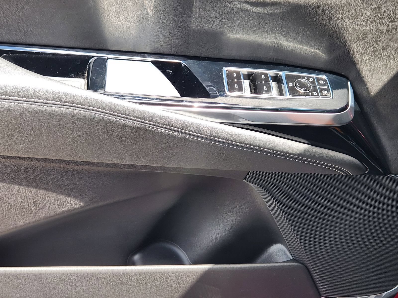 Used 2025 Cadillac Escalade Sport AWD/4WD image 22