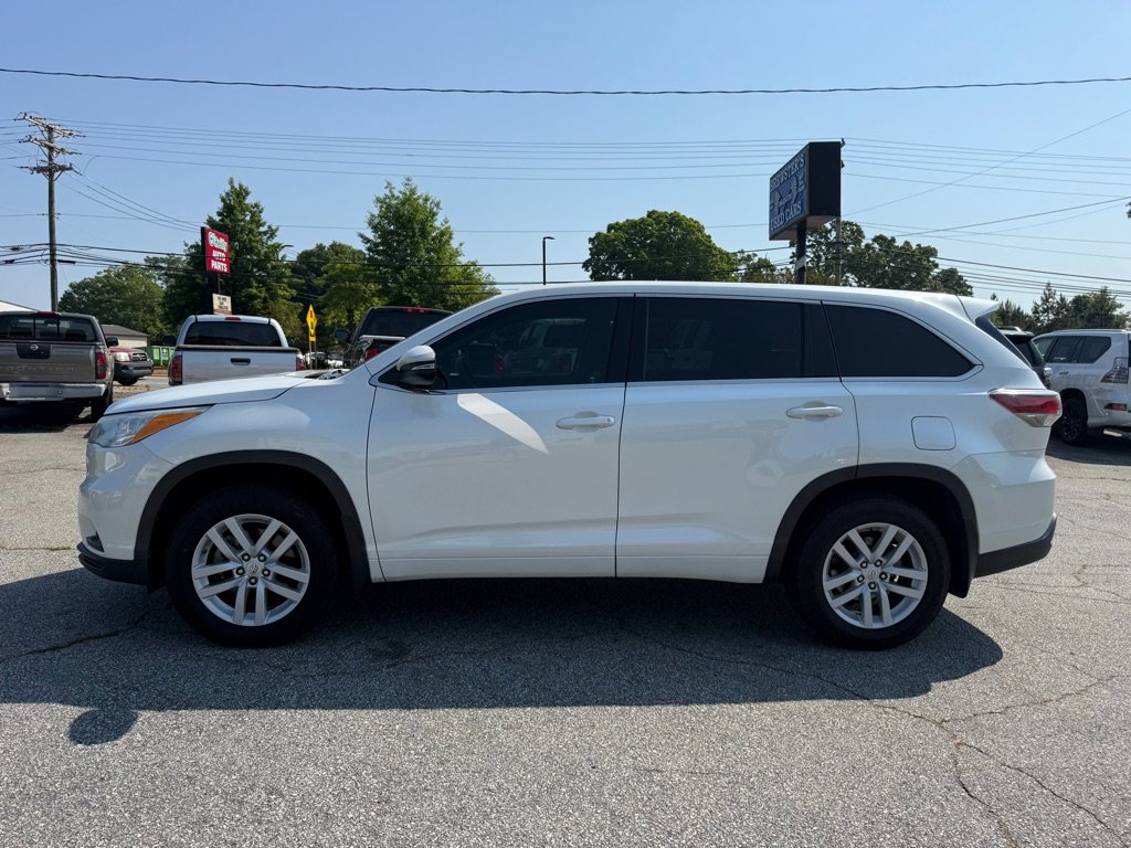 Used 2015 Toyota Highlander LE FWD image 4