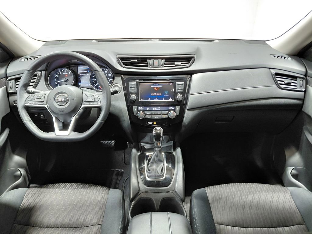 Used 2018 Nissan Rogue SV image 16