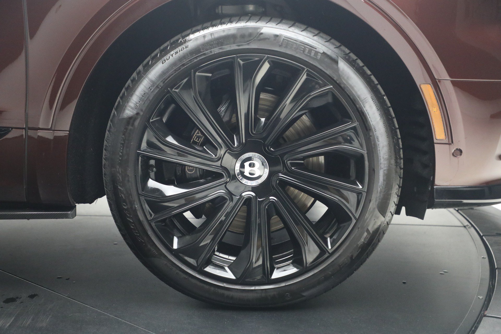 Certified 2024 Bentley Bentayga Extended Wheelbase AWD/4WD image 17