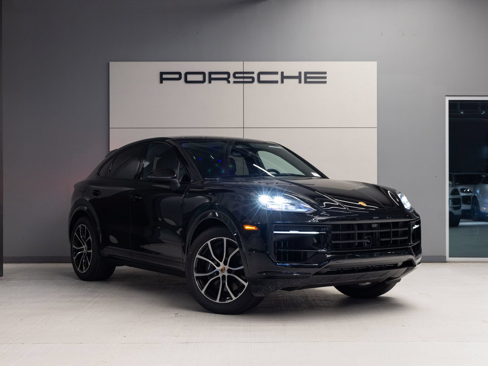 New 2026 Porsche Cayenne Coupe AWD/4WD image 9