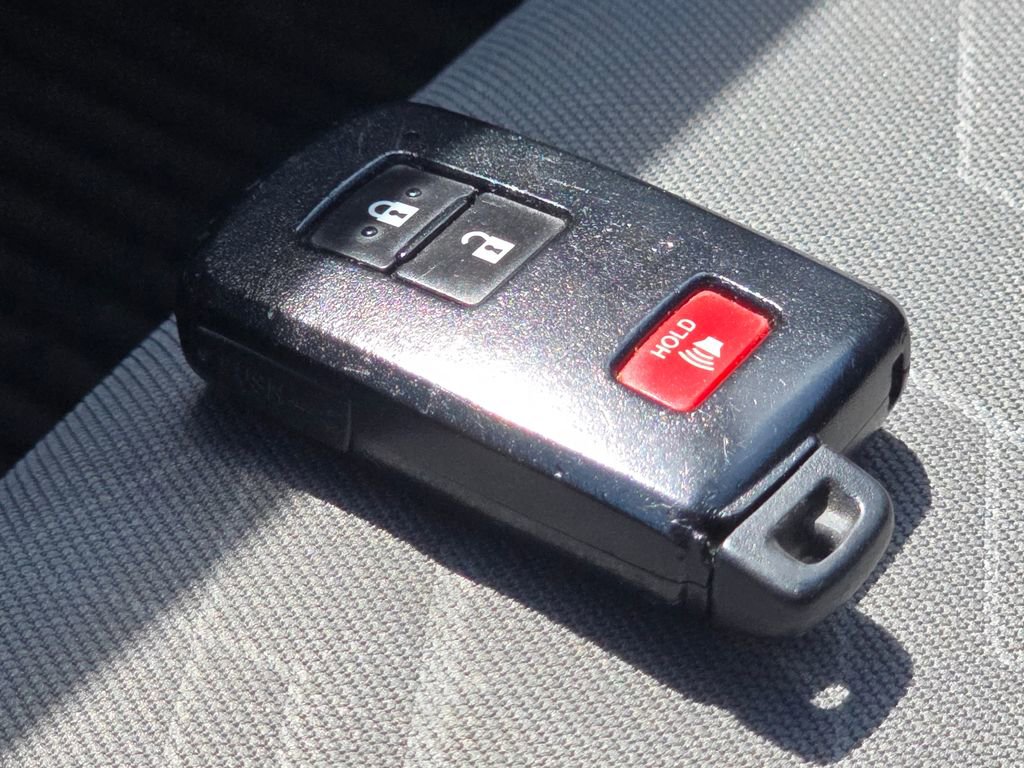 Used 2022 Toyota Tacoma TRD Sport AWD/4WD image 32