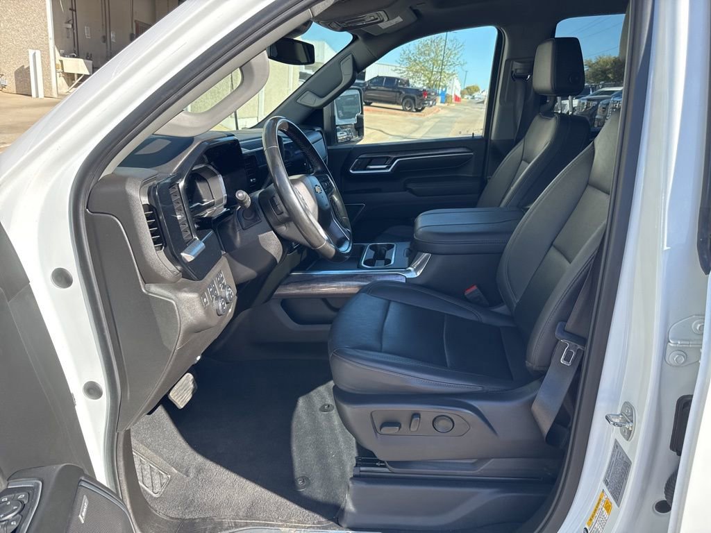 Used 2024 Chevrolet Silverado 2500 LTZ w/ LTZ Texas Edition image 13