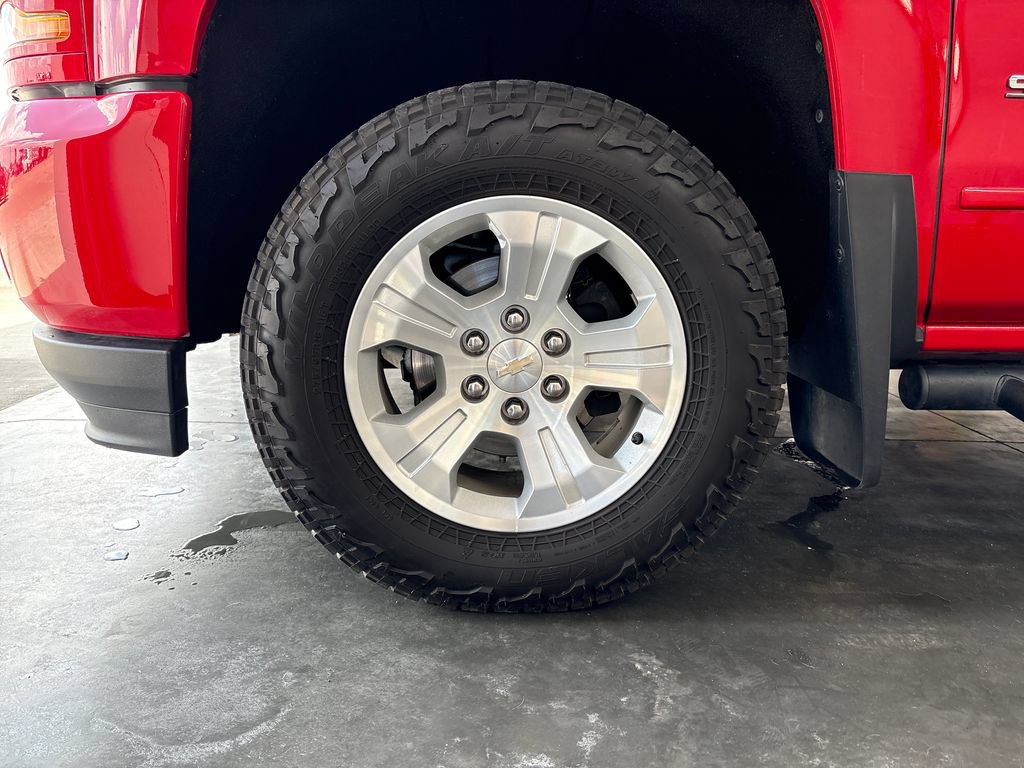 Used 2018 Chevrolet Silverado 1500 LT w/ All Star Edition AWD/4WD image 28