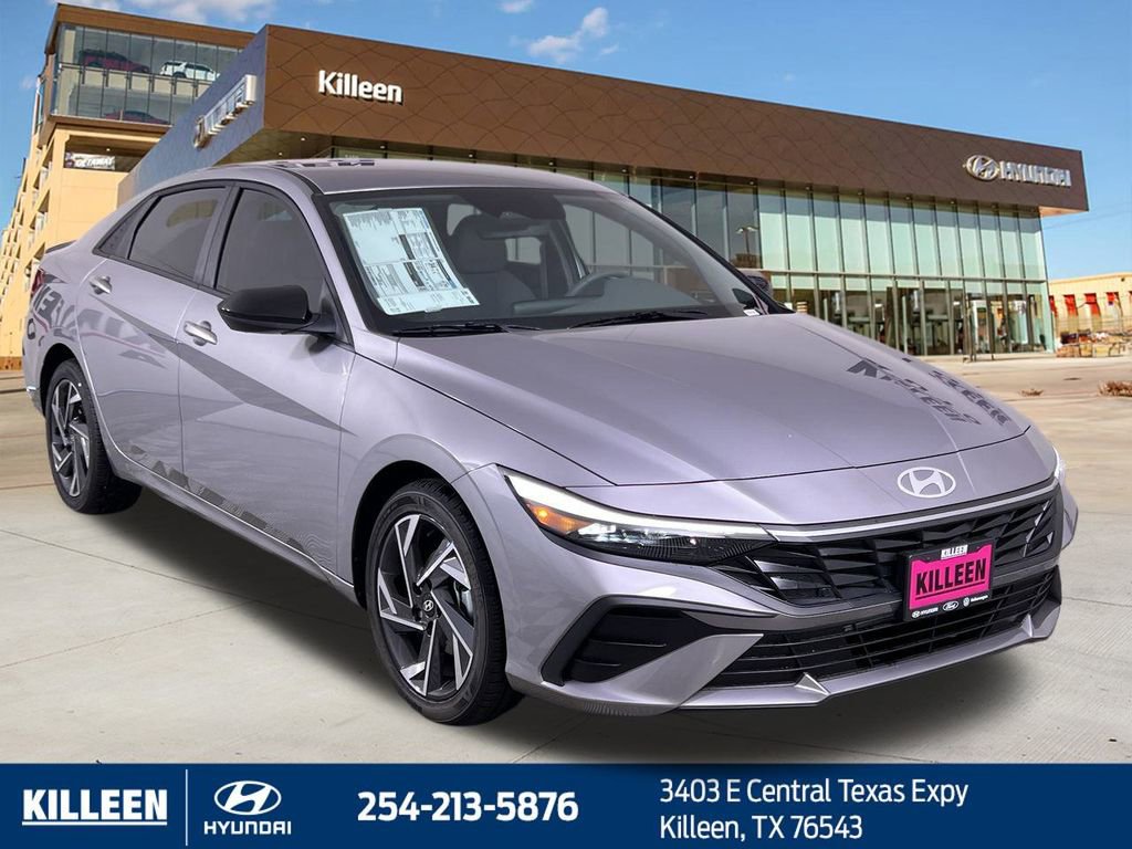 Used 2025 Hyundai Elantra Sport image 11