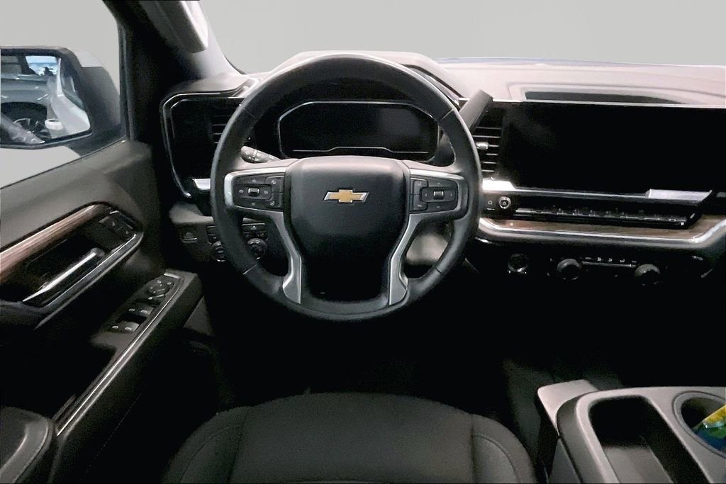 Used 2024 Chevrolet Silverado 1500 LT AWD/4WD image 10