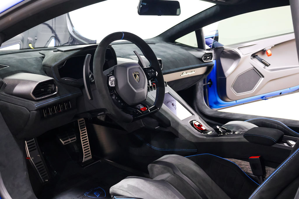 Used 2023 Lamborghini Huracan STO RWD image 49