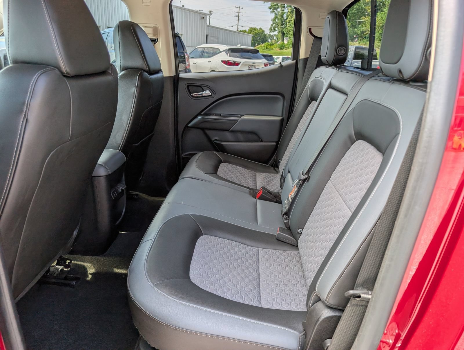 Used 2017 Chevrolet Colorado Z71 AWD/4WD image 15