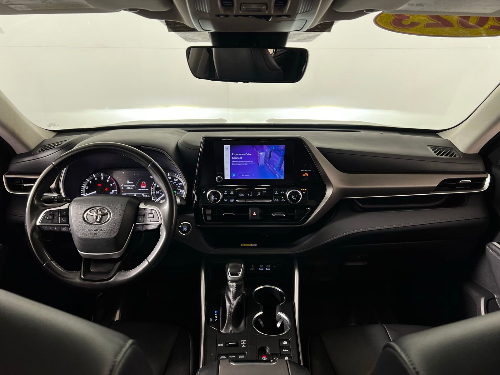 Certified 2023 Toyota Highlander XLE image 26