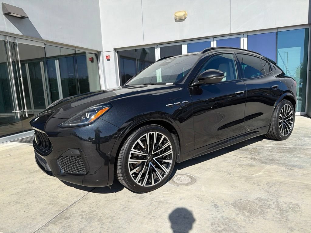 Certified 2023 Maserati Grecale Modena AWD/4WD image 4