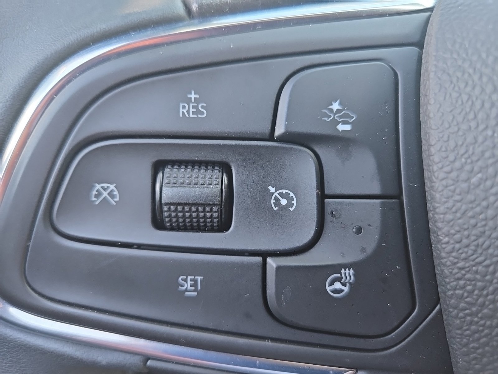 Used 2024 Buick Envista Sport Touring w/ Convenience I Package FWD image 21