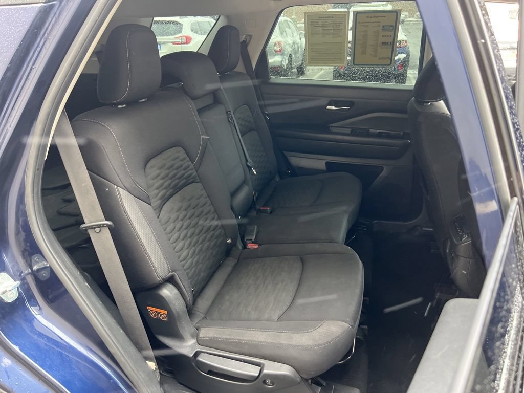 Used 2022 Nissan Pathfinder SV AWD/4WD image 22