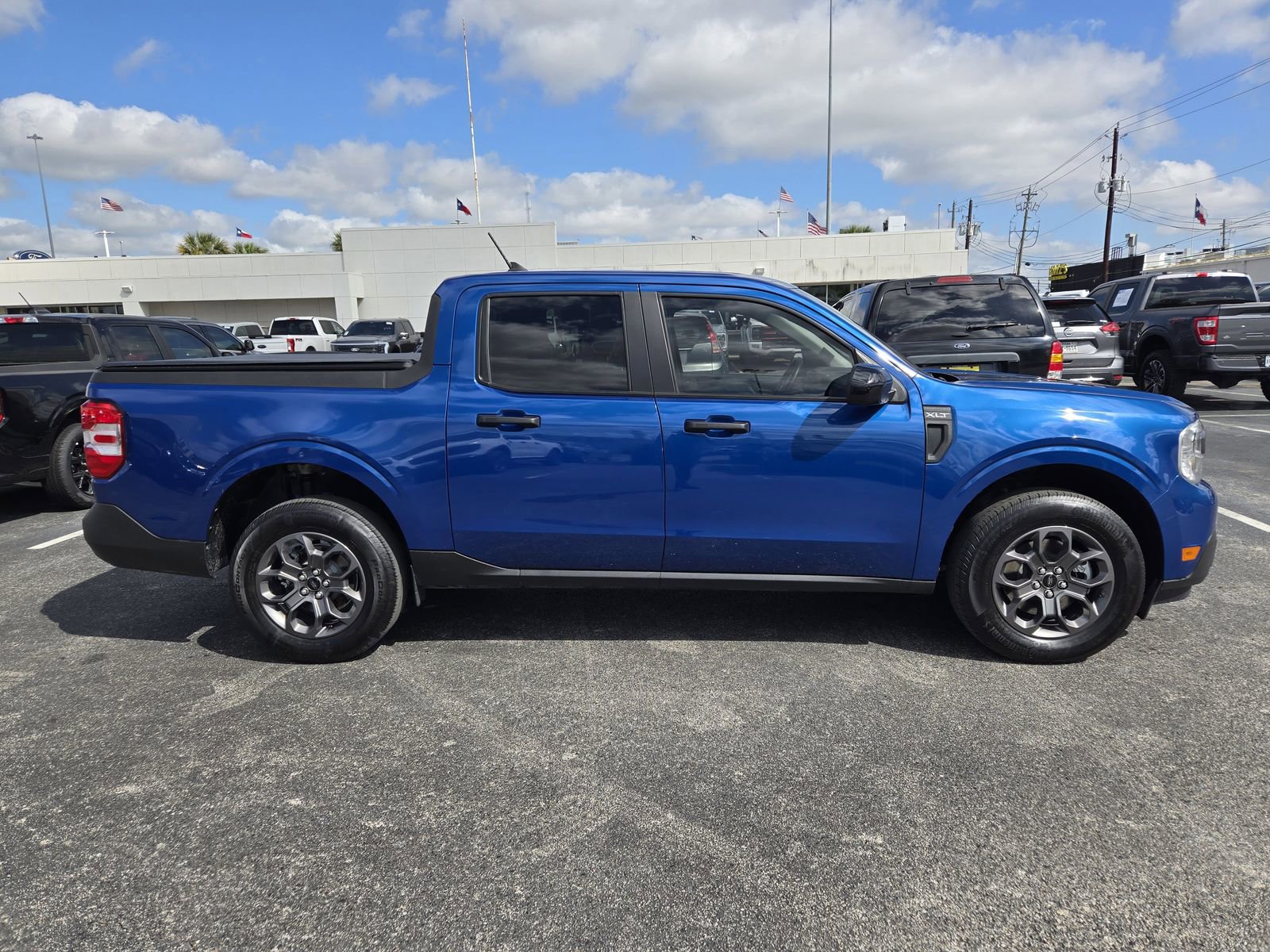 Certified 2024 Ford Maverick XLT w/ XLT Luxury Package image 4