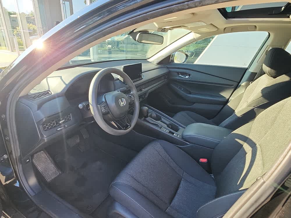 Used 2025 Honda Accord SE image 4