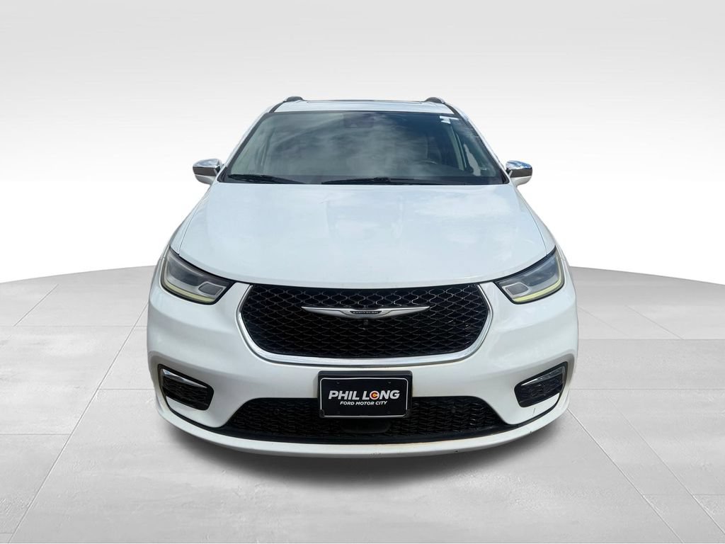 Used 2021 Chrysler Pacifica Limited w/ Premium & Safety Sphere Group AWD/4WD image 2