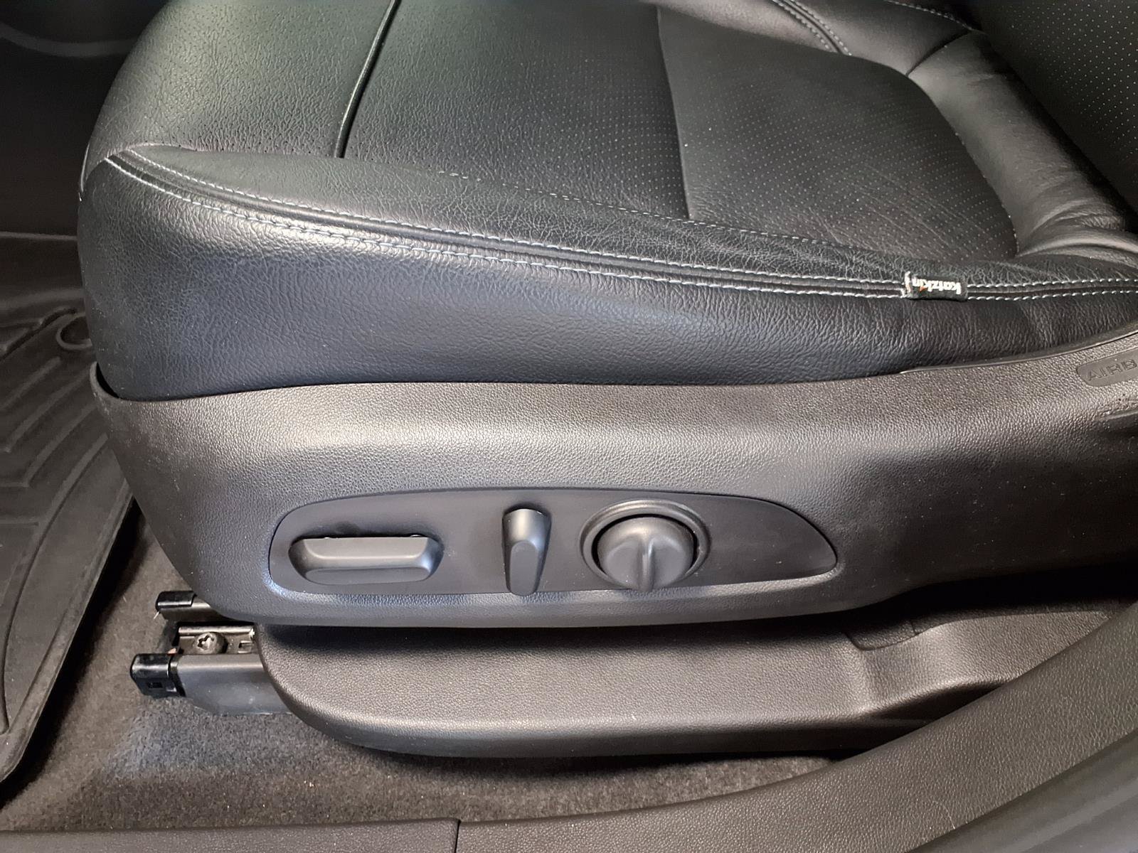 Used 2021 Chevrolet Blazer LT FWD image 20