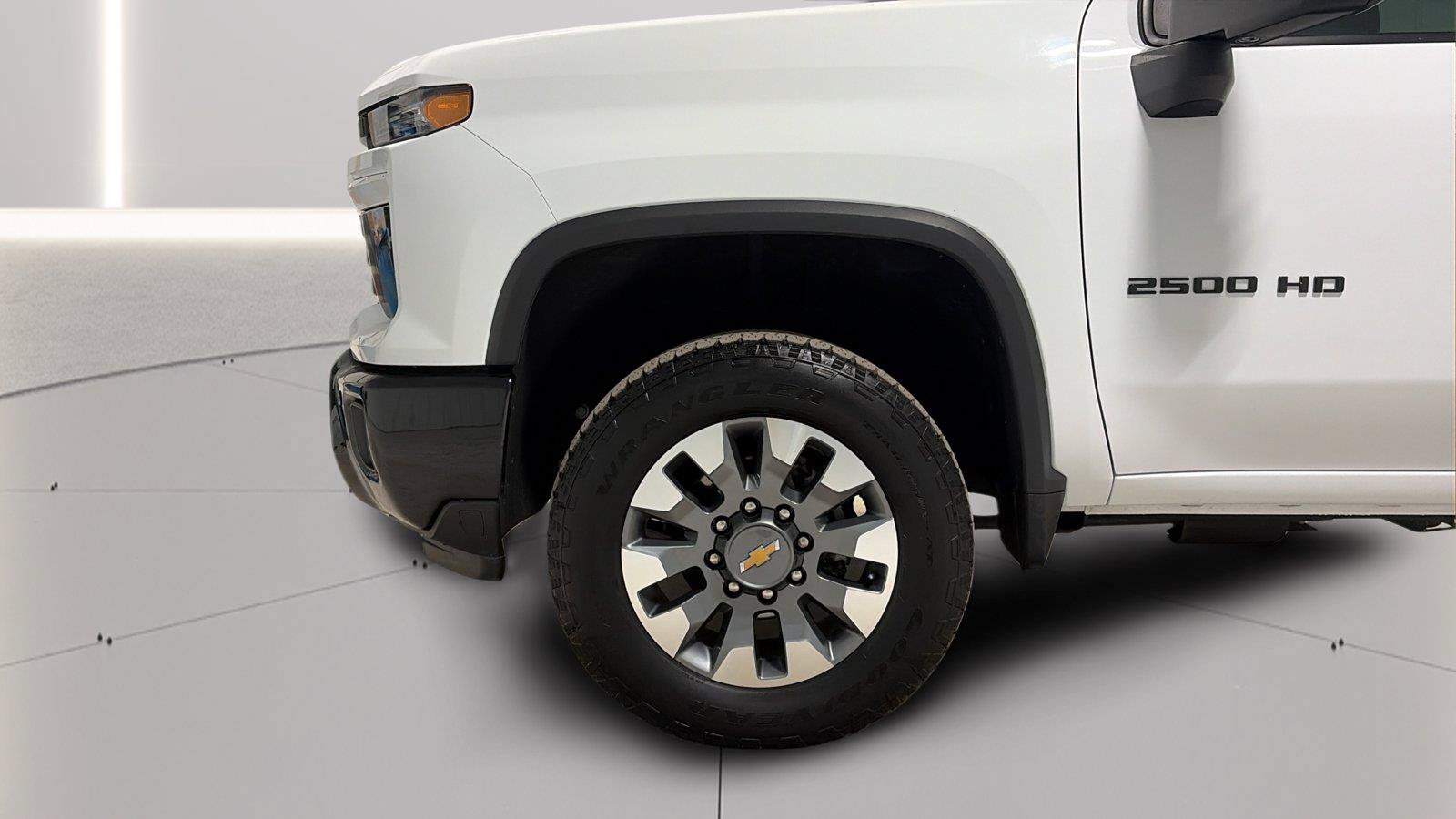 Used 2025 Chevrolet Silverado 2500 Custom w/ Custom Value Package AWD/4WD image 29