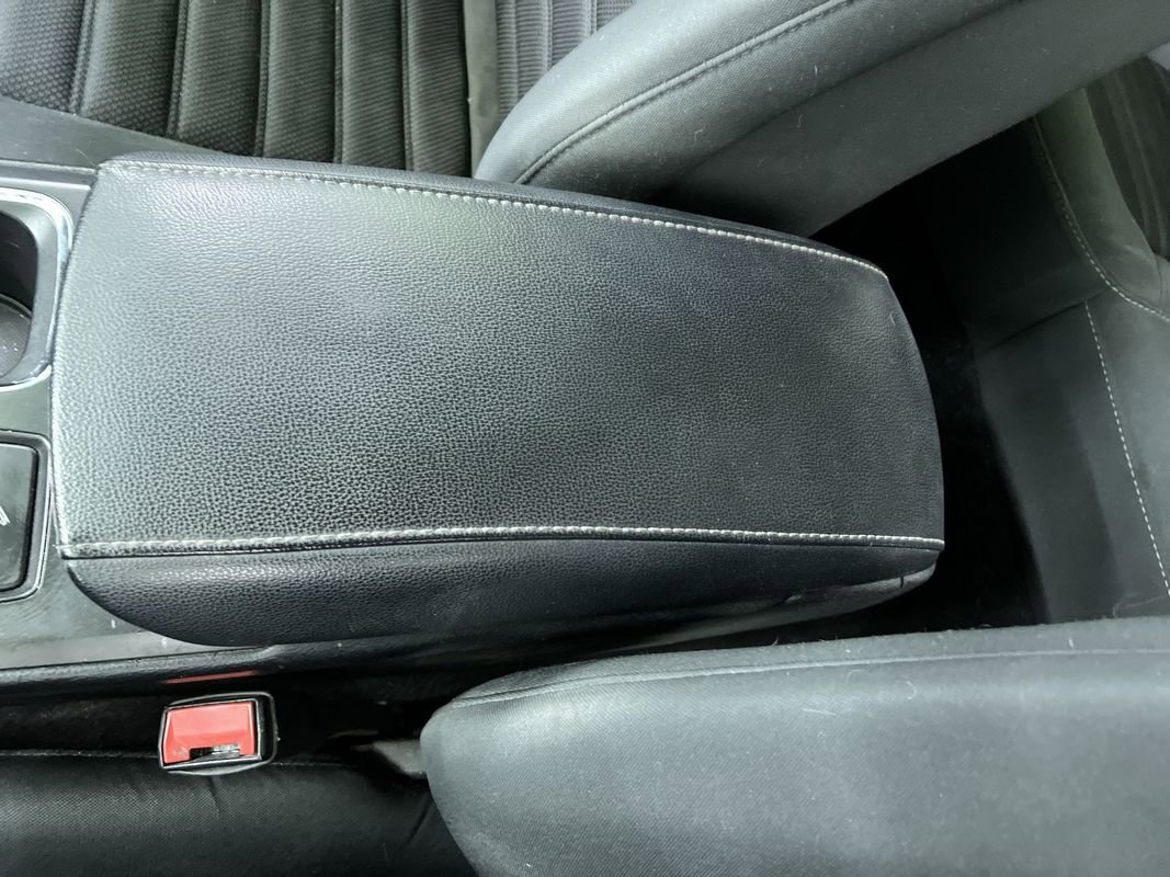 Used 2017 Ford Fusion SE FWD image 24