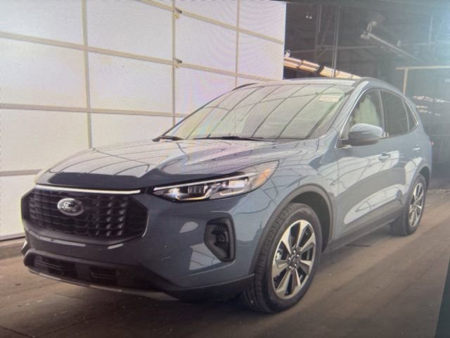 Used 2025 Ford Escape Platinum image 16