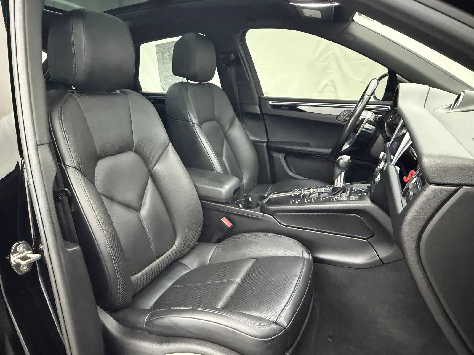 Used 2020 Porsche Macan S AWD/4WD image 35