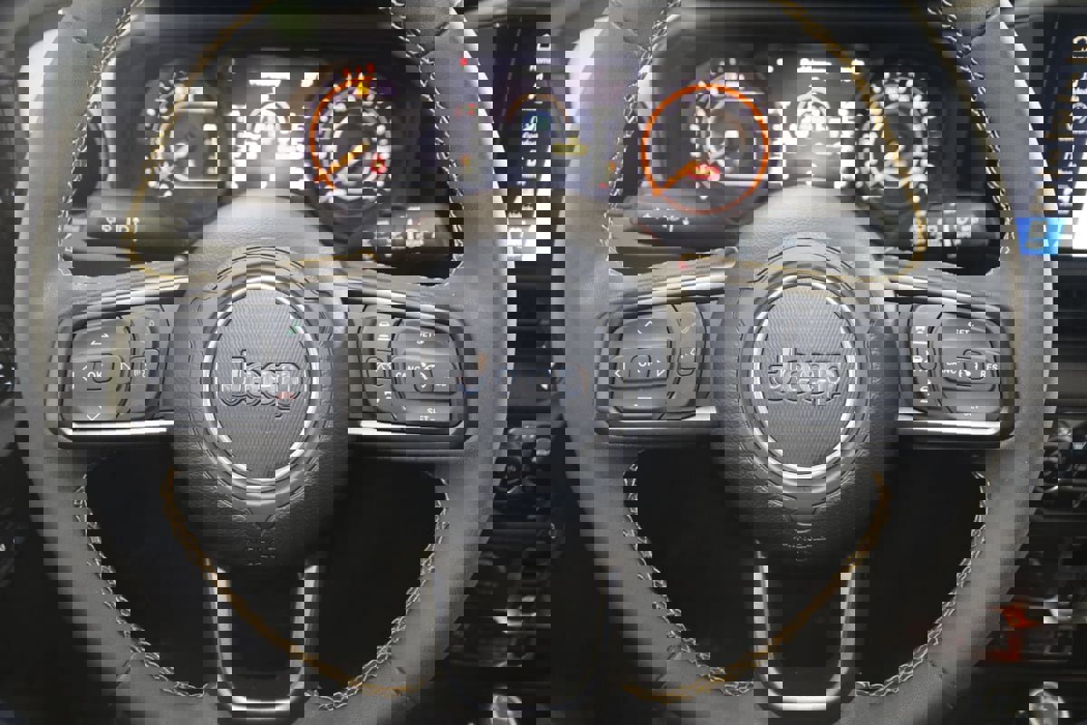 Used 2024 Jeep Wrangler Willys image 34