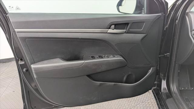 Used 2019 Hyundai Elantra SE w/ Cargo Package FWD image 13