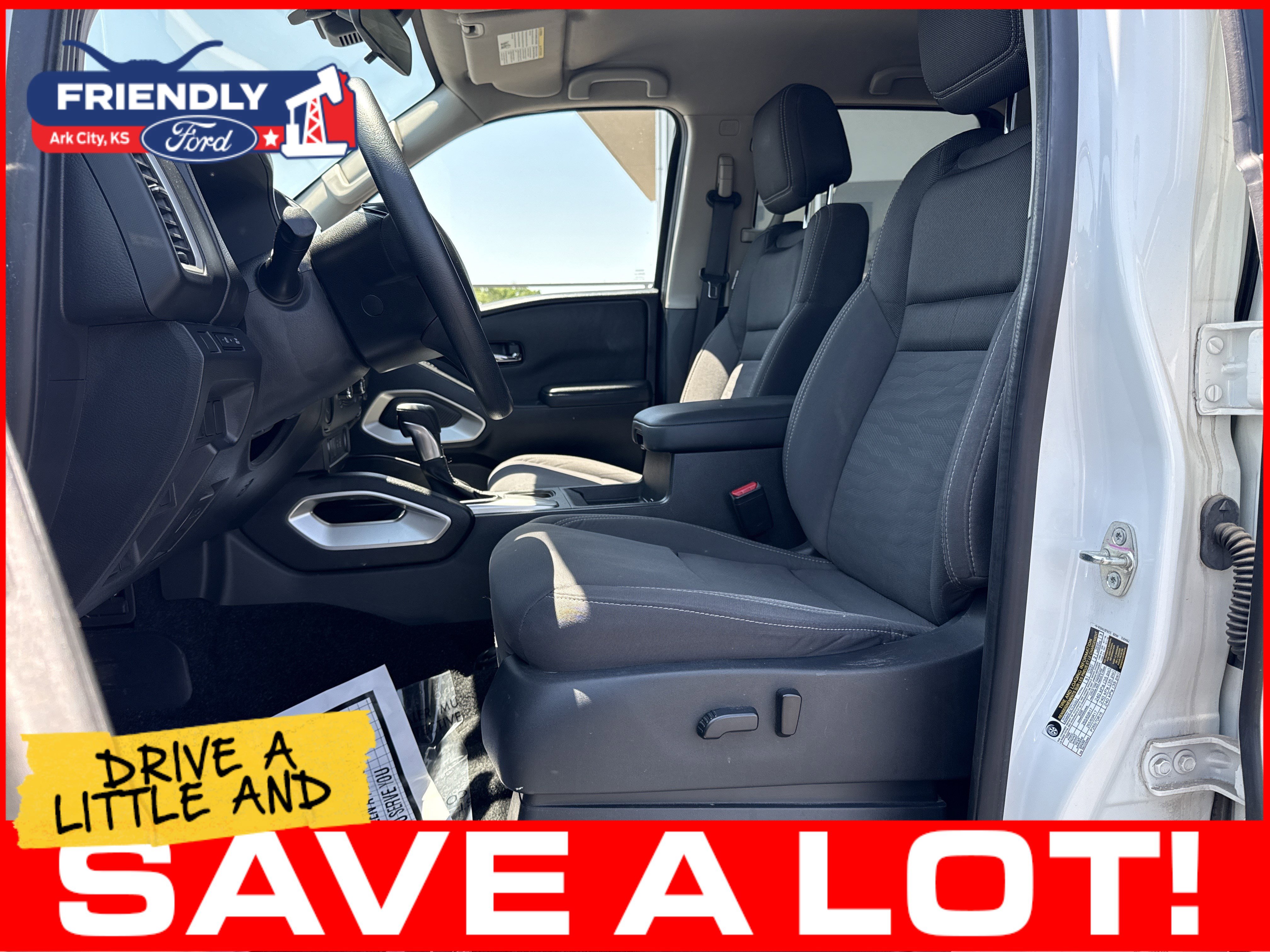 Used 2023 Nissan Frontier SV RWD image 11